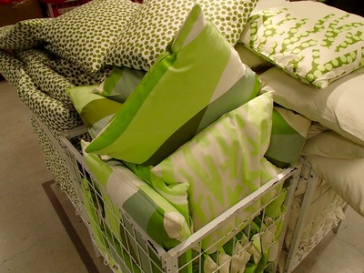 IKEAのグリーンのクッション_[0].jpg
